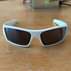 Oakley Gascan White Glasses - Gray Mirror Lenses